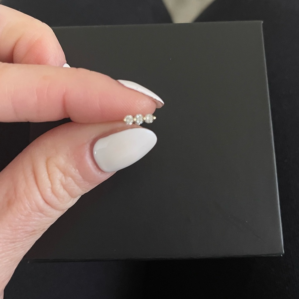 🆕 Real Diamonds Three Stone Nose or Upper Ear Stud with Screw on back